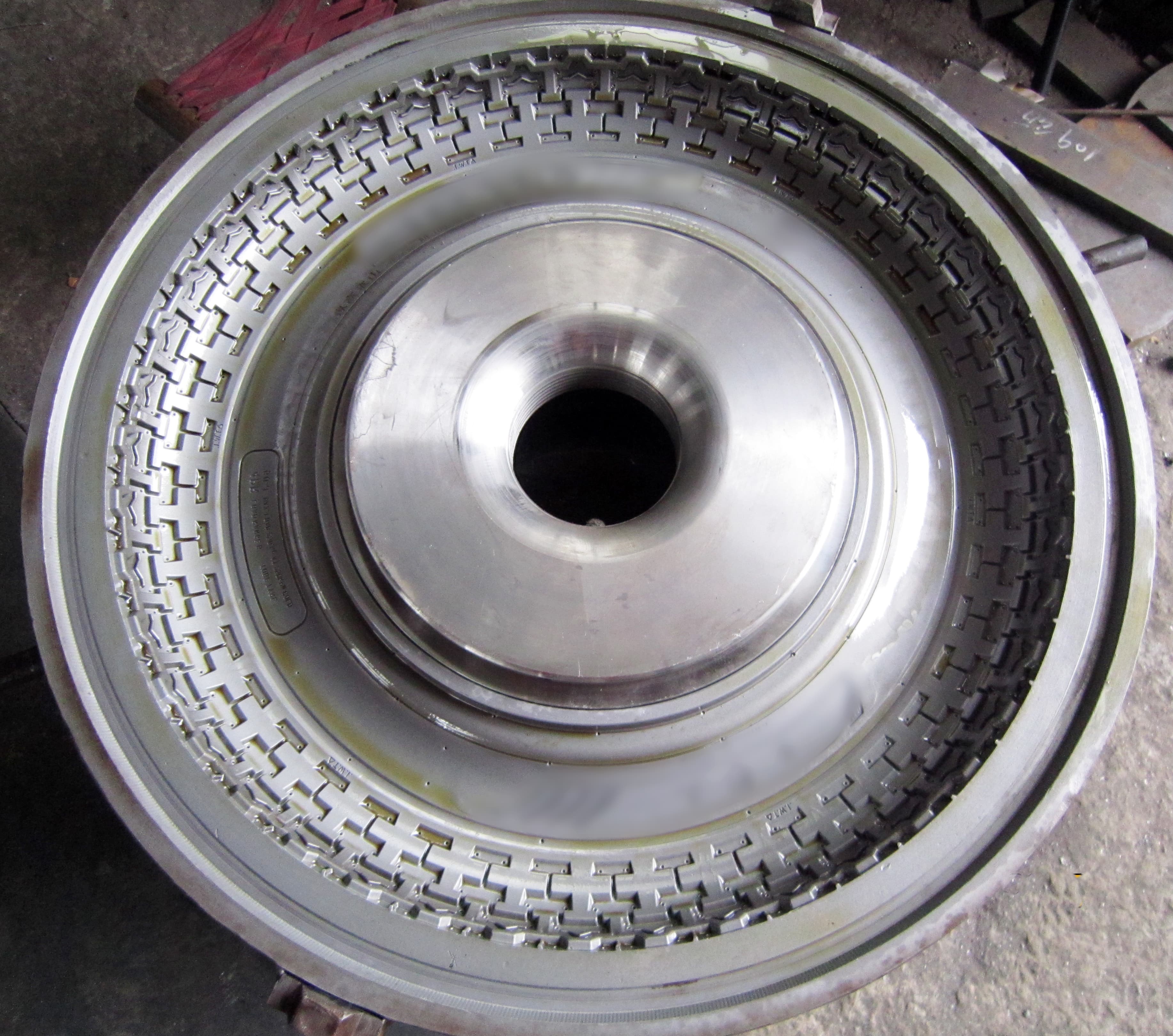 Пресс-формы для шин - изображение 14, детальный вид оборудования