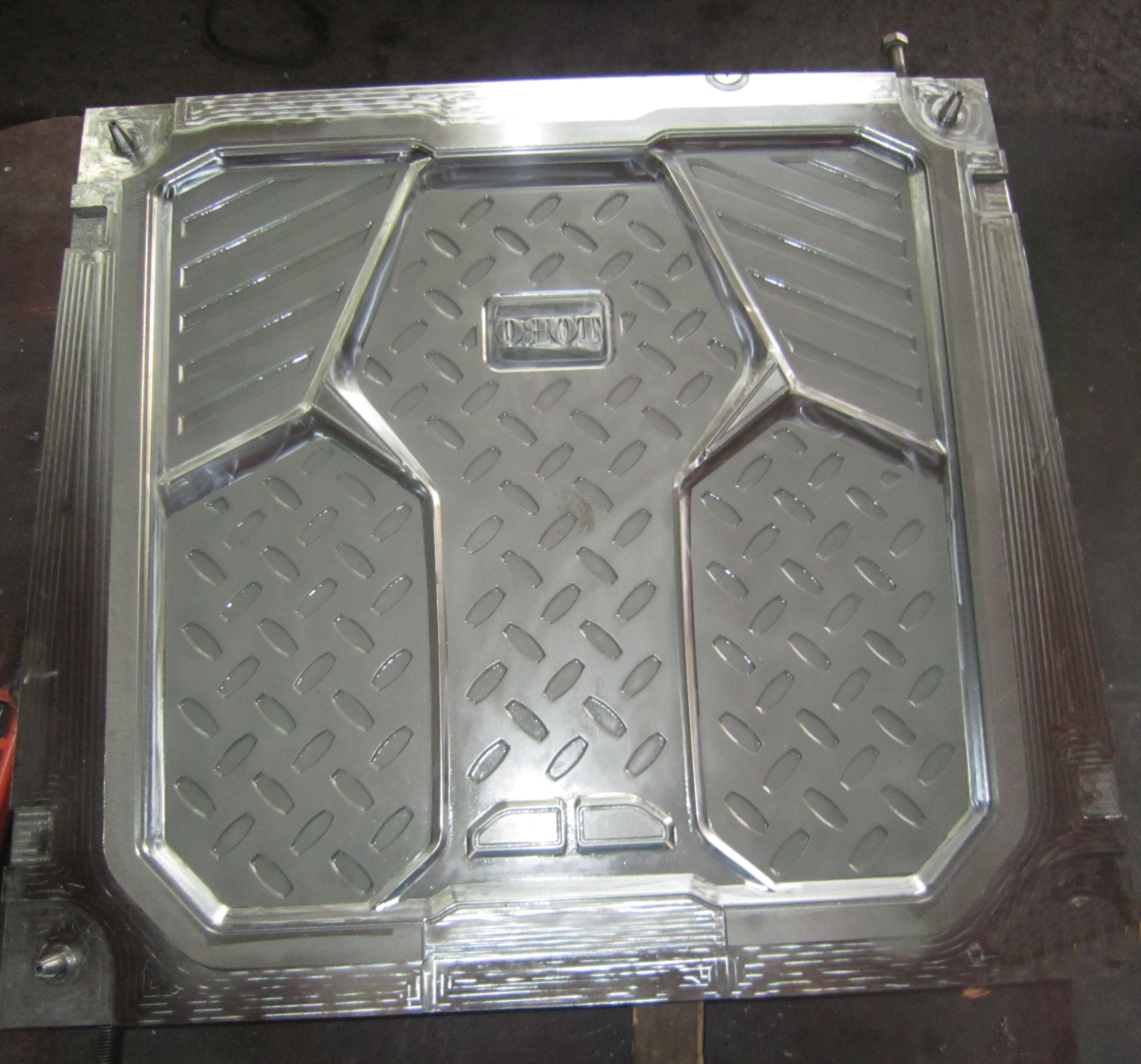 Пресс-формы для шин - изображение 36, детальный вид оборудования