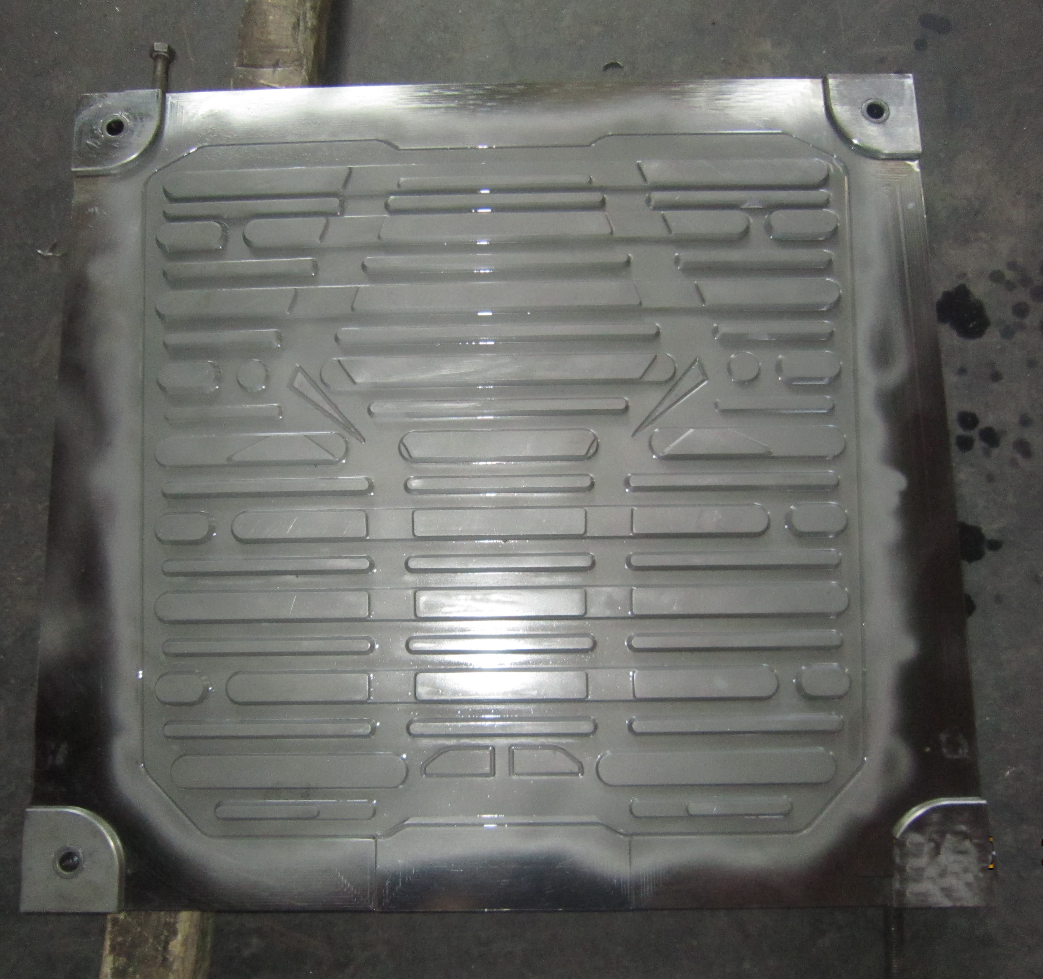 Пресс-формы для шин - изображение 37, детальный вид оборудования