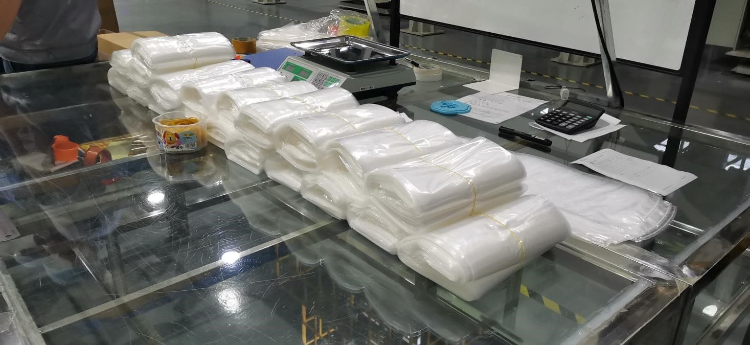 Машина по производству термоусадочных пакетов - изображение 18, termousadochnie-paketi-liniya-obraztsi-1.jpg