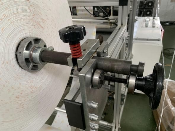 Оборудование для производства нарукавников из нетканого материала - изображение 3, детальный вид оборудования