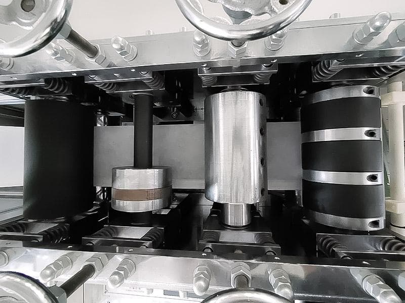 Автоматическое оборудование для производства бахил из нетканого материала - изображение 6, детальный вид оборудования