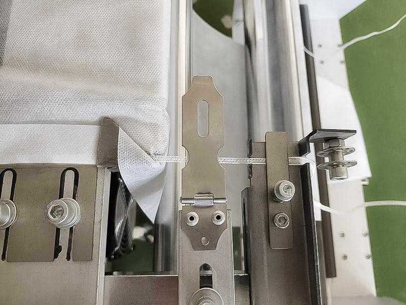 Автоматическое оборудование для производства бахил из нетканого материала - изображение 15, детальный вид оборудования