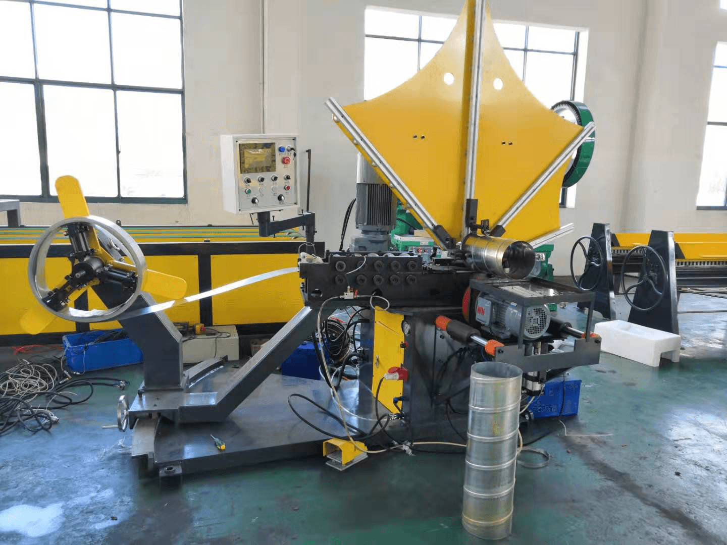 Автоматическая машина для производства спирально-навивных воздуховодов - изображение 1, детальный вид оборудования