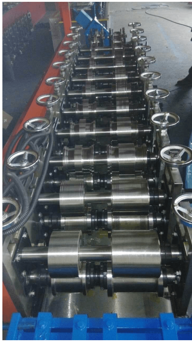 Профилегибочный стан - изображение 3, детальный вид оборудования