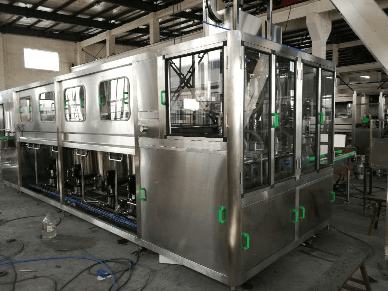 Изображение оборудования: Оборудование для розлива воды