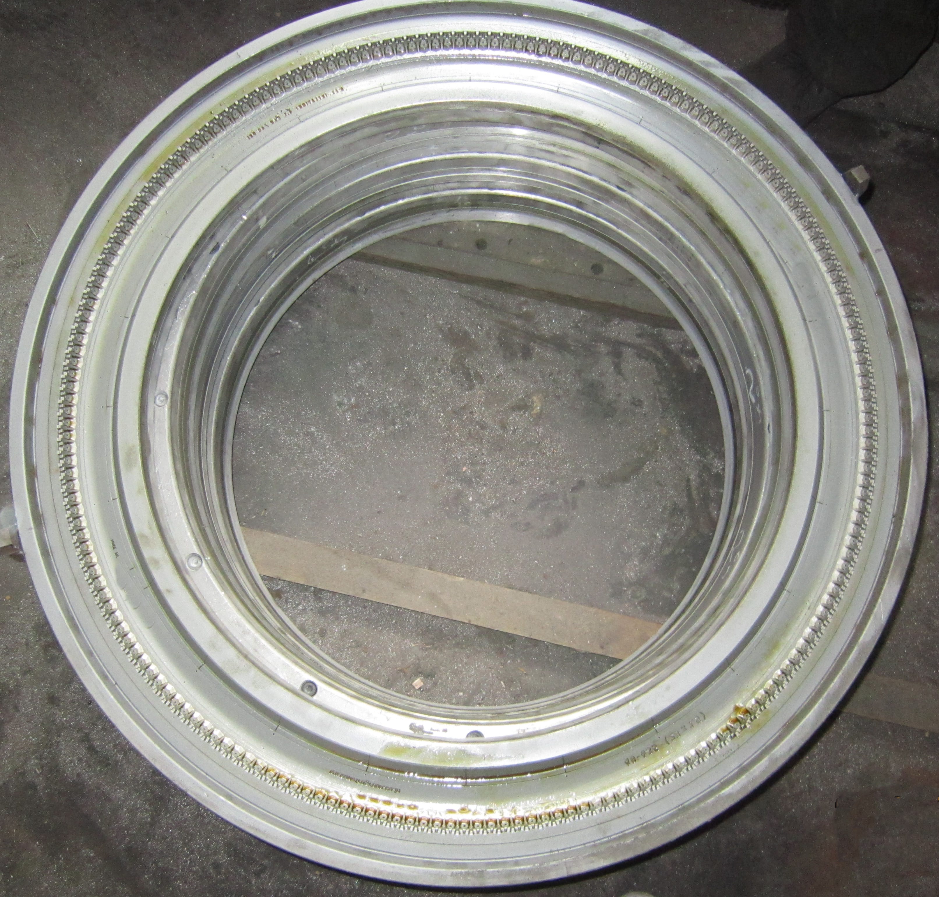 Пресс-формы для шин - изображение 22, детальный вид оборудования