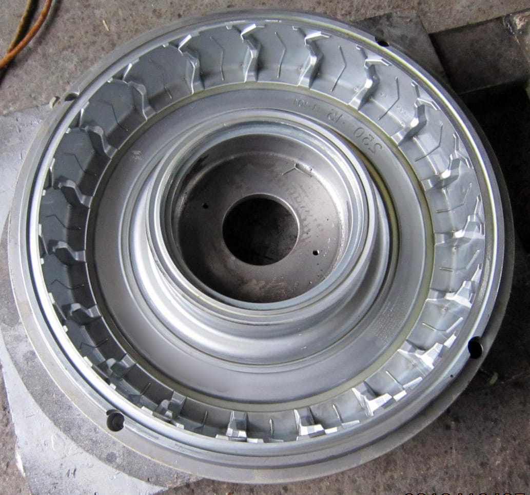 Пресс-формы для шин - изображение 33, детальный вид оборудования