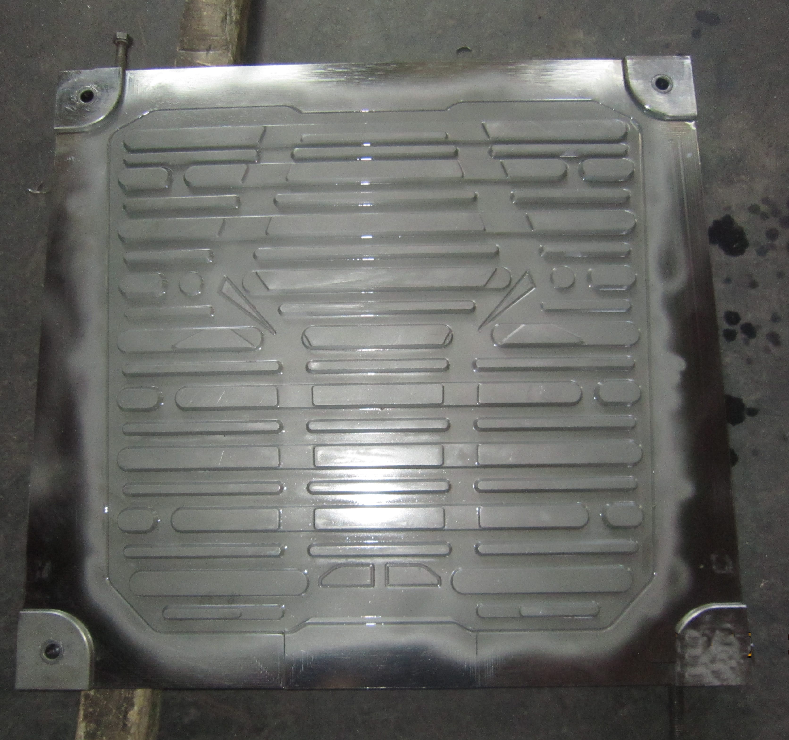 Пресс-формы для шин - изображение 37, детальный вид оборудования