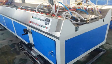 Линия производства террасной доски - изображение 3, Вакуумный формовщик