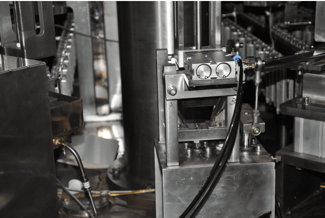 Полностью автоматическая линия розлива в упаковку Pure-pak - изображение 5, детальный вид оборудования