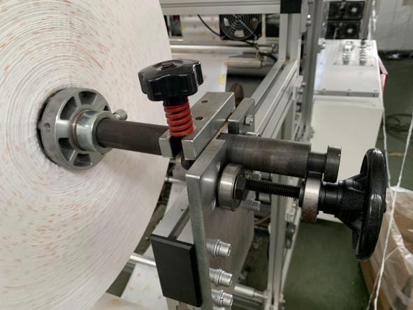 Оборудование для производства нарукавников из нетканого материала - изображение 3, детальный вид оборудования