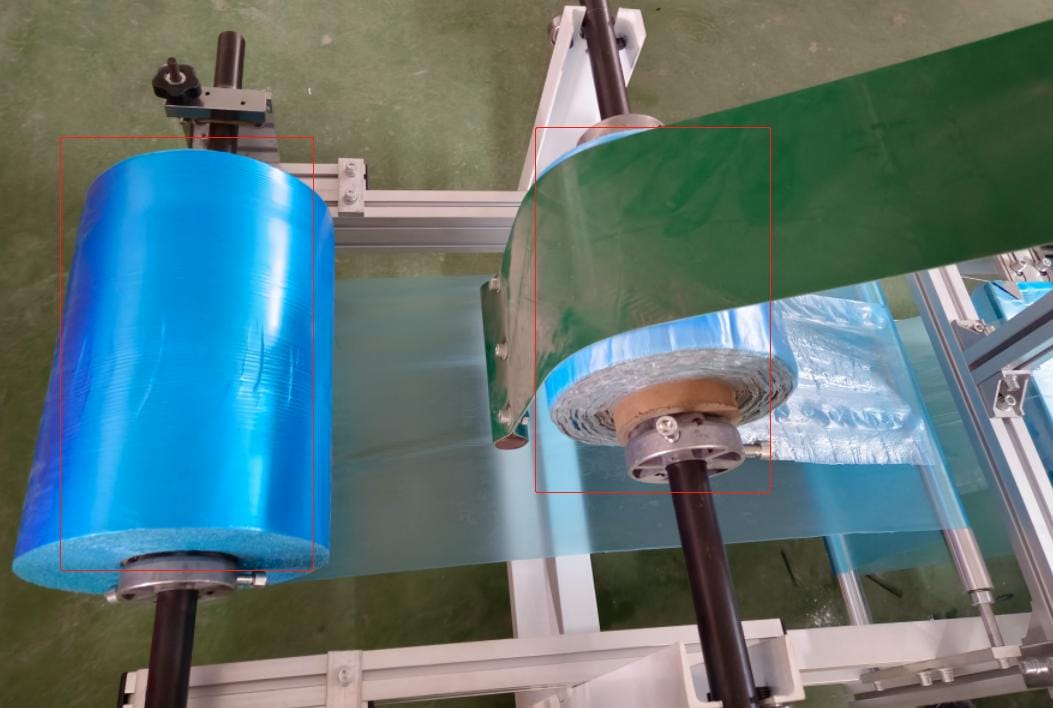 Автоматическое оборудование для производства двухслойных бахил из пленки с использованием ультразвука - изображение 2, детальный вид оборудования