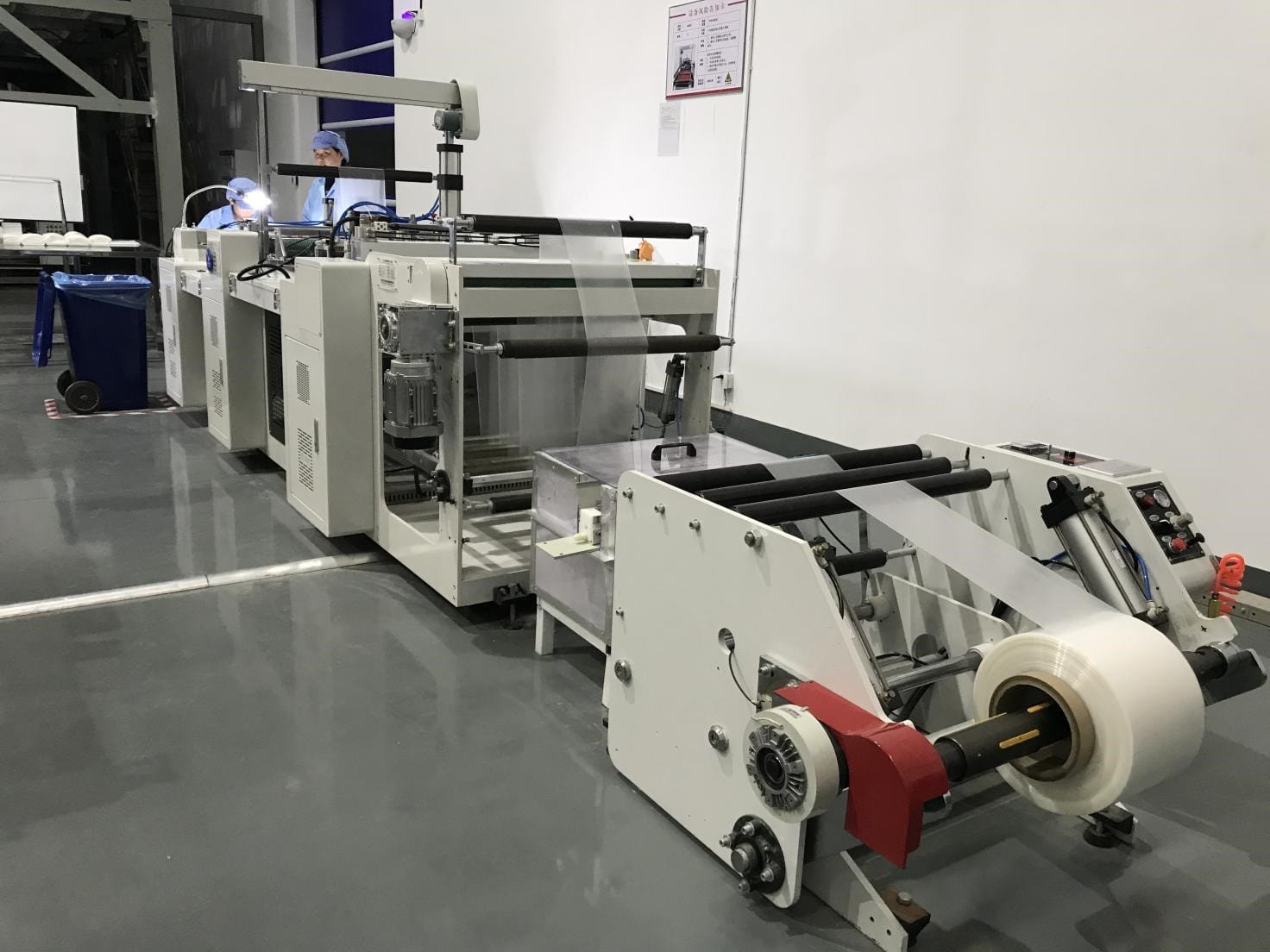 Машина по производству термоусадочных пакетов - изображение 2, детальный вид оборудования