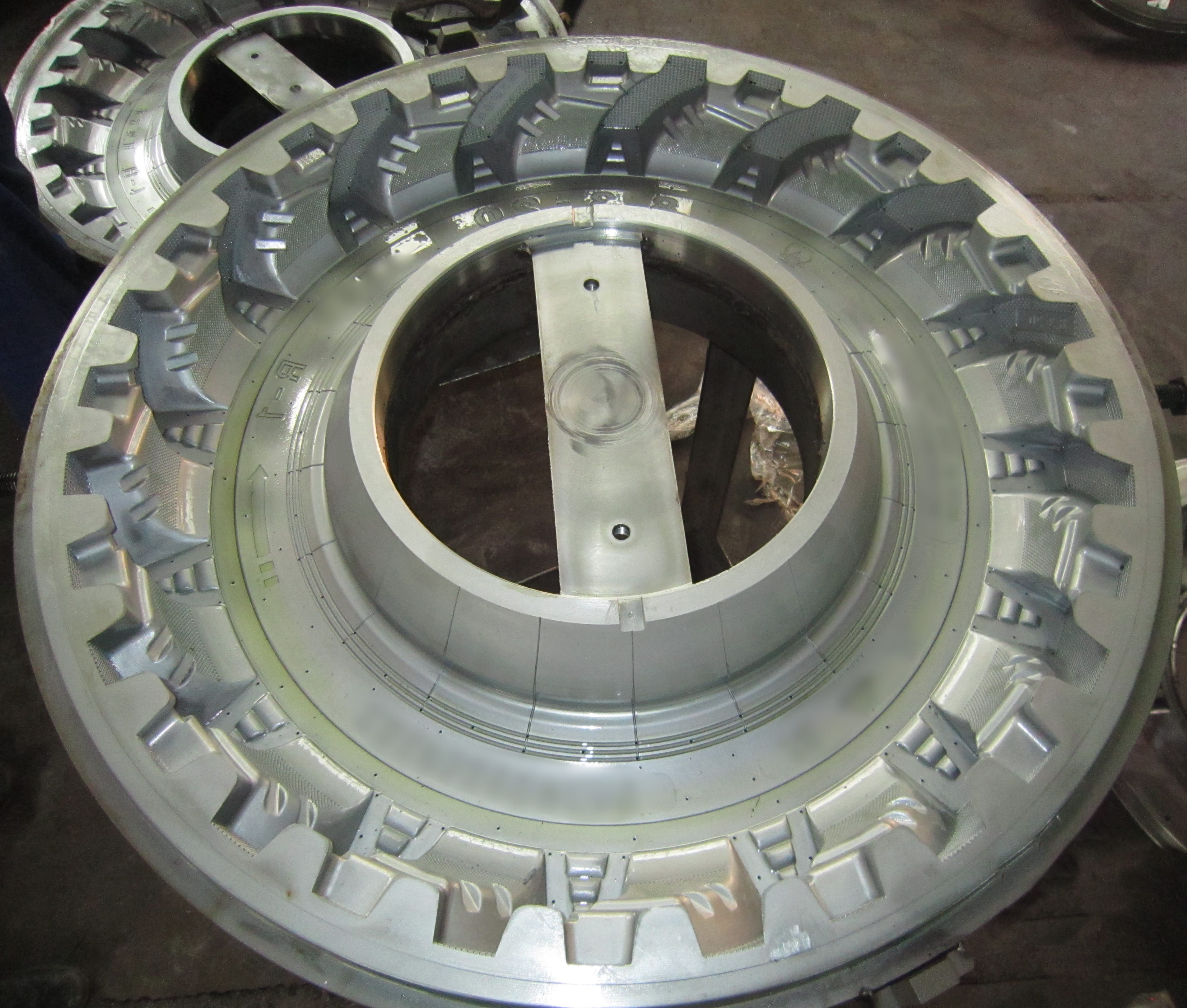 Пресс-формы для шин - изображение 3, детальный вид оборудования