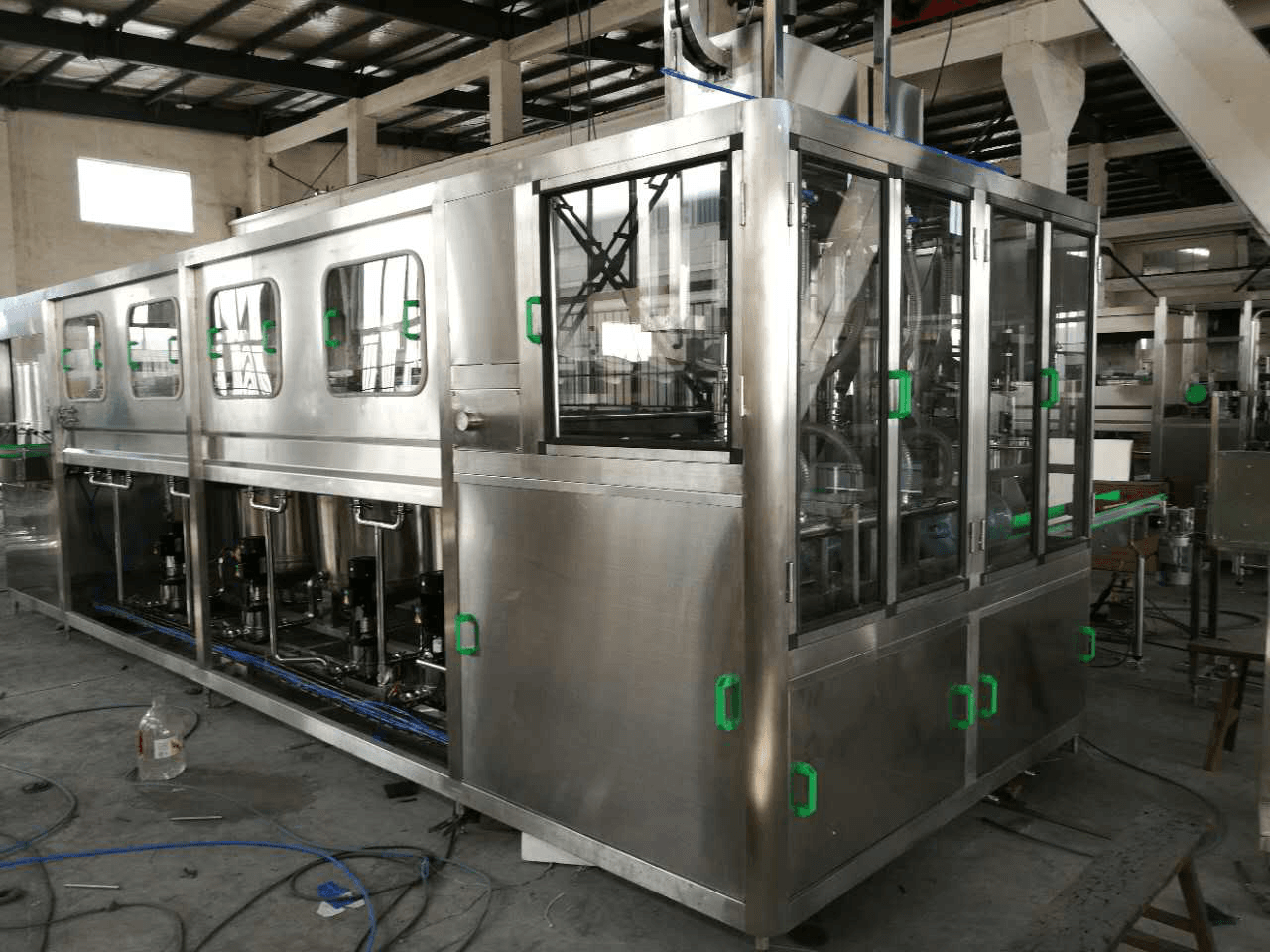 Изображение оборудования: Оборудование для розлива воды