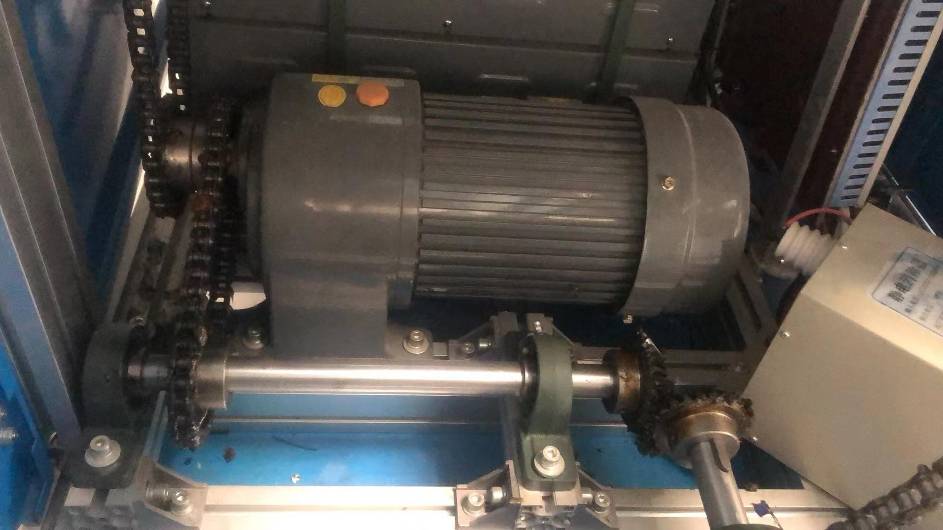 Автоматическое оборудование для производства бахил из нетканого материала - изображение 14, детальный вид оборудования