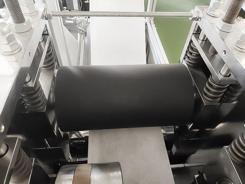 Автоматическое оборудование для производства бахил из нетканого материала - изображение 18, детальный вид оборудования